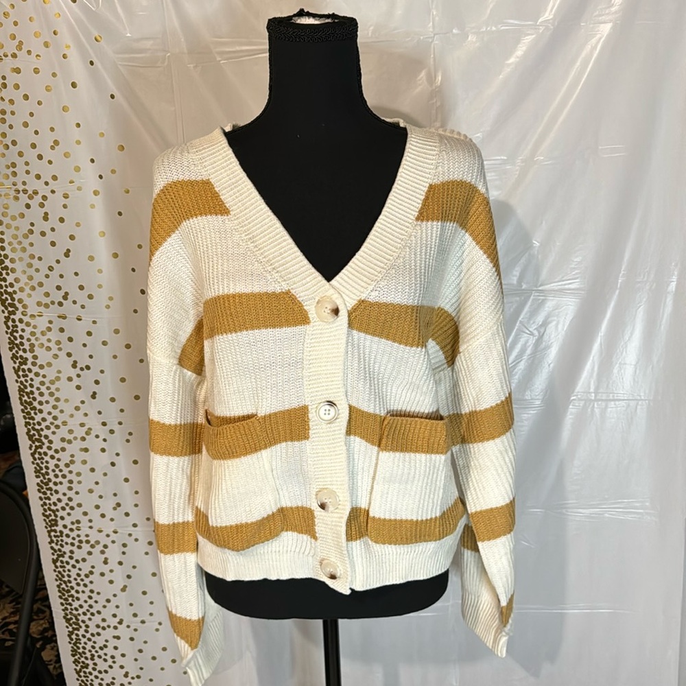 By the River cozy life cropped sweater medium